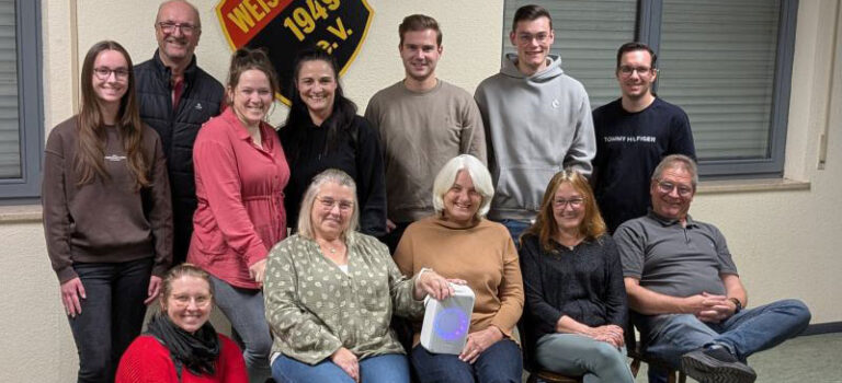Gruppenbild der Schauspieler im Theater 2026 in Weißenbrunn